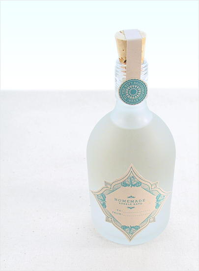 DIY Bridesmaid Gifts: Homemade Bubble Bath- Free Labels